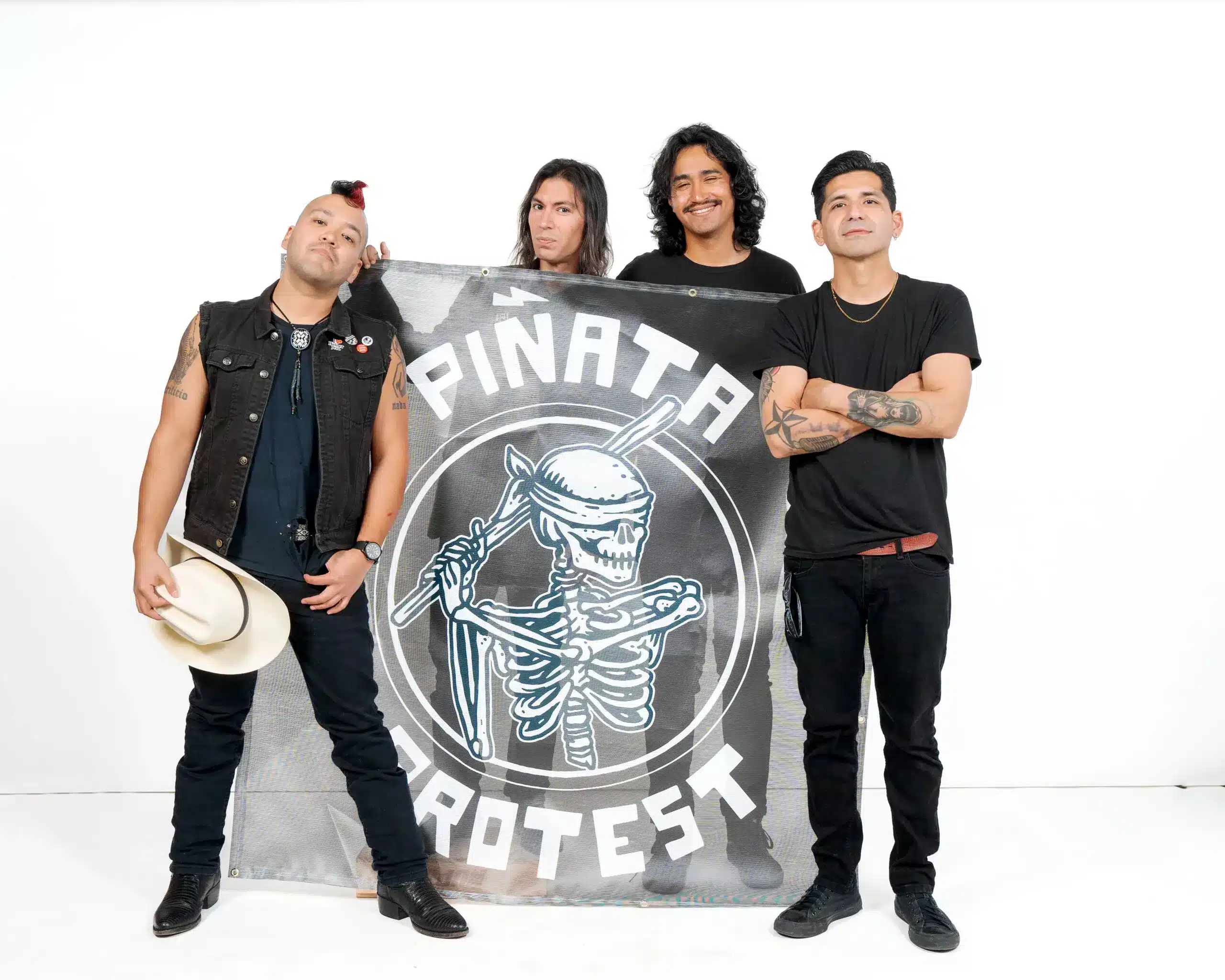 Pinata Protest & Main Line 10 @ Intergalactic Bar, Palma – Bild 2